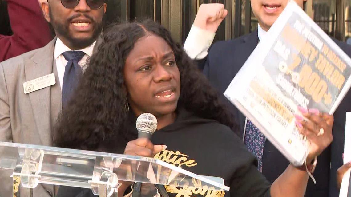 Family, advocates, lawmakers go to Atlanta ICE office to demand release of Gwinnett County barber