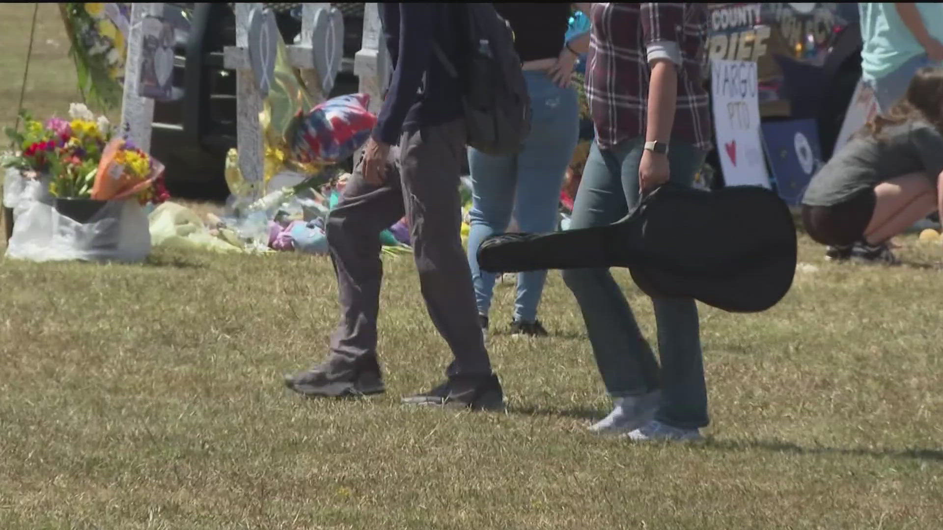 Apalachee High School students return to grab belongings after shooting ...