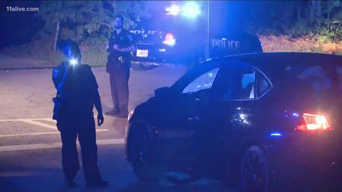 Man accused of killing girlfriend and shooting officer captured after ...