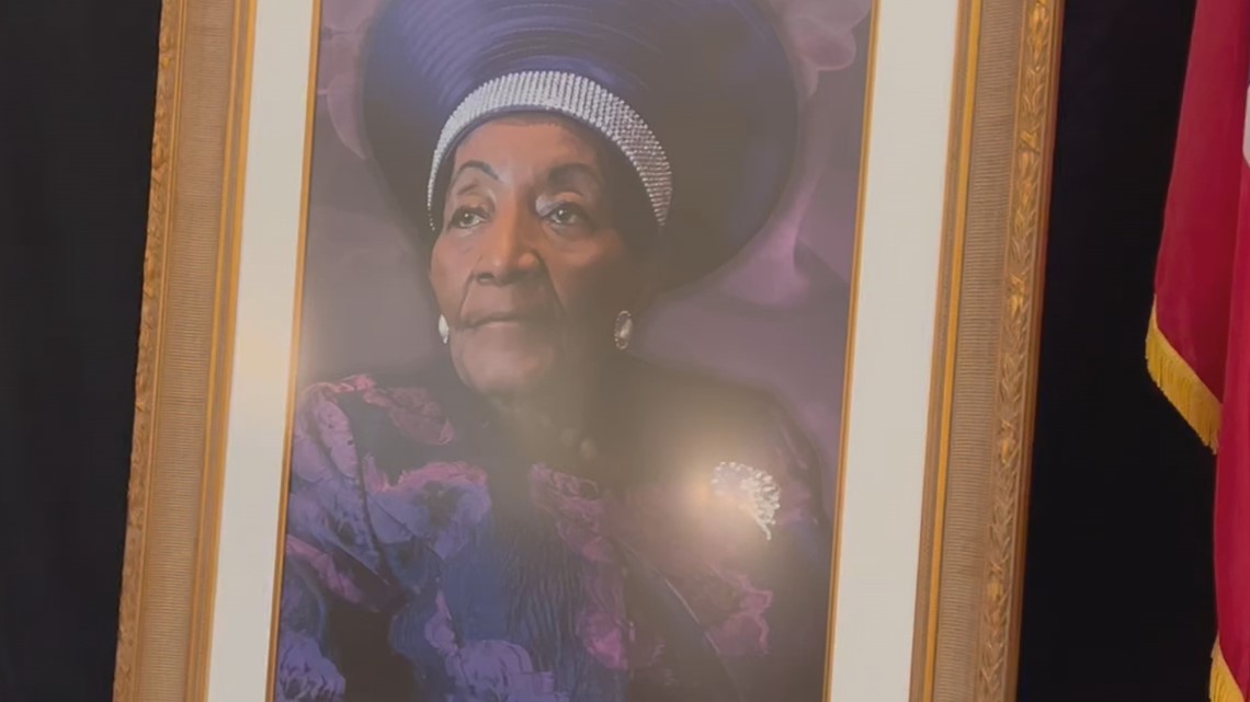 Dr. Christine King Farris lies in state at Georgia Capitol - Vimarsana News