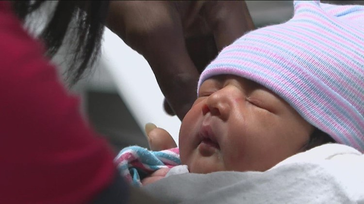 Employees, fiancé help deliver baby girl in McDonald's bathroom