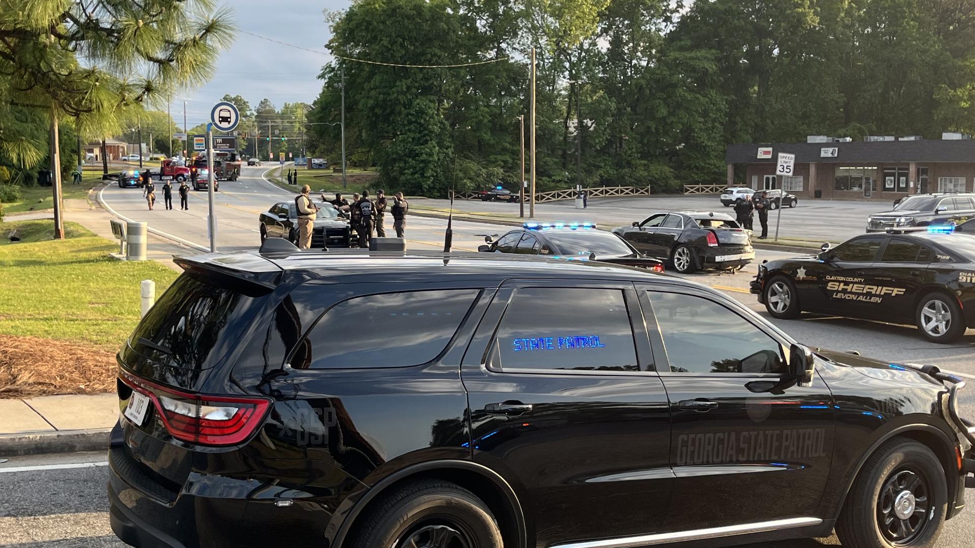 Chase leads to crash with injuries near Atlanta airport | 11alive.com