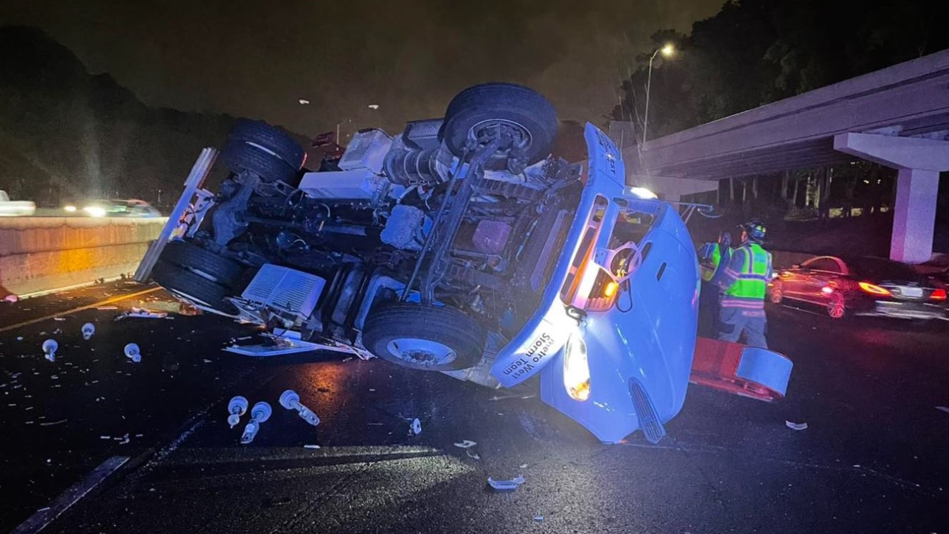 Georgia Power Bucket Truck Overturns In Multi-vehicle Crash On I-75 In ...