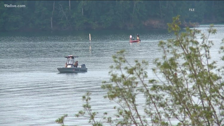Man drowns on Lake Lanier, 1st major incident this holiday weekend