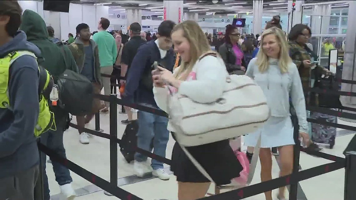 Travelers Ready To Take Off At Atlanta Airport Increased Wait Times Travelers Ready To Take Off At Atlanta Airport Increased Wait Times