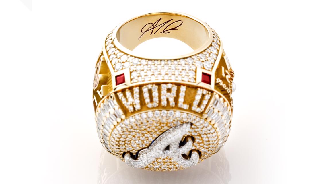 Front Office Sports on X: The Atlanta Braves have unveiled their 2021  World Series rings 💍 ➖ 18.71 karat white gold ➖ 1 genuine pearl ➖ 755  diamonds to honor Hank Aaron's