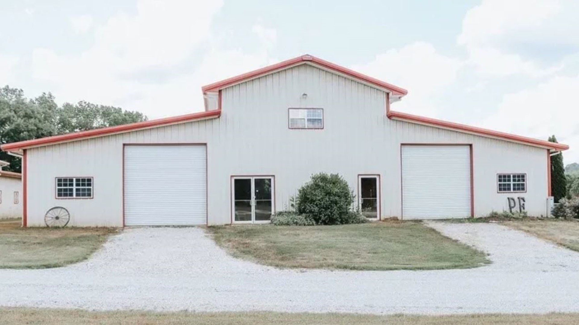 An online fundraiser has been set up for the owners of the farm as they hope to rebuild their barn and pick up the broken pieces of their hearts.