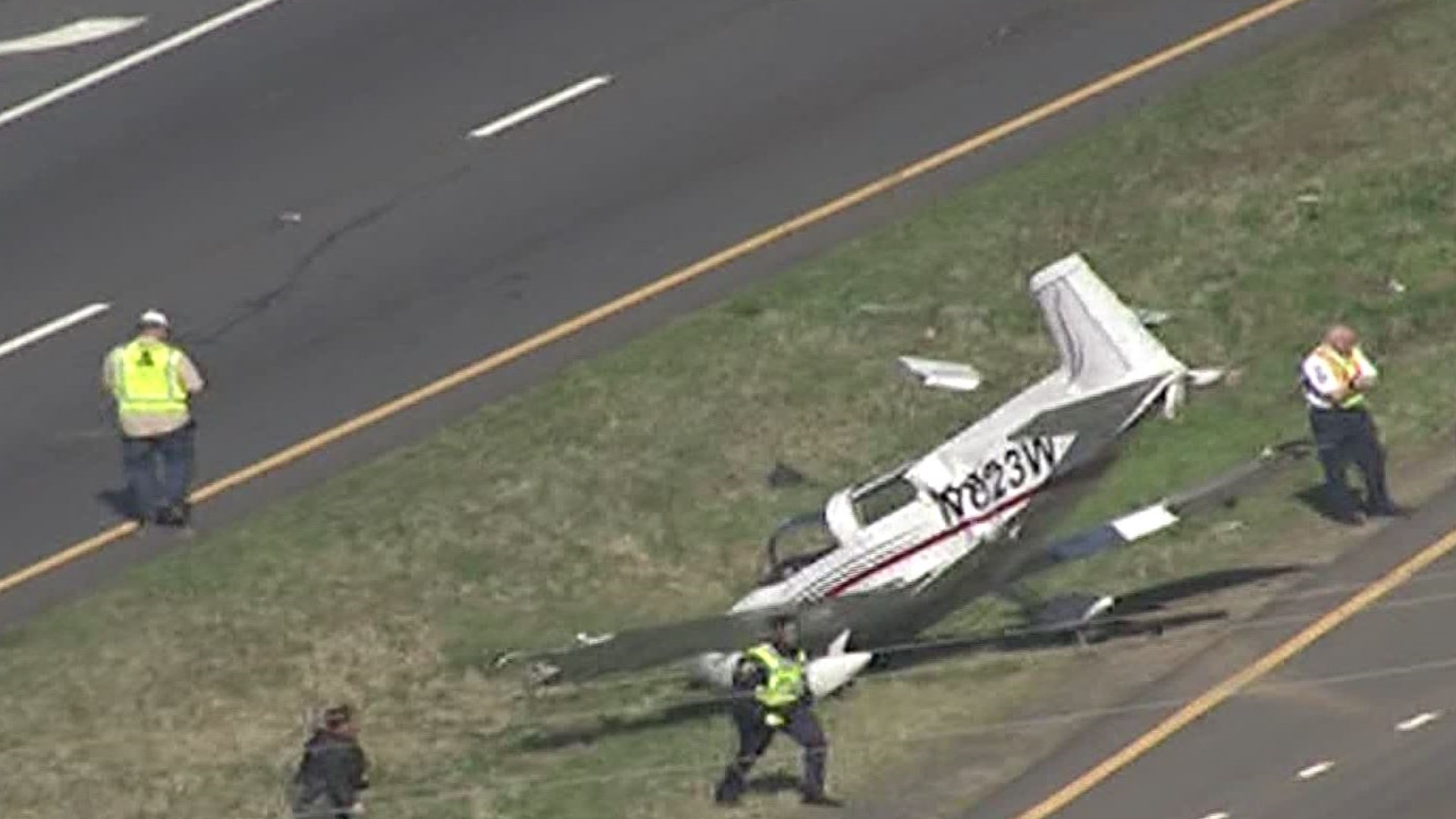 Small plane crash in Cobb County Cobb Parkway traffic