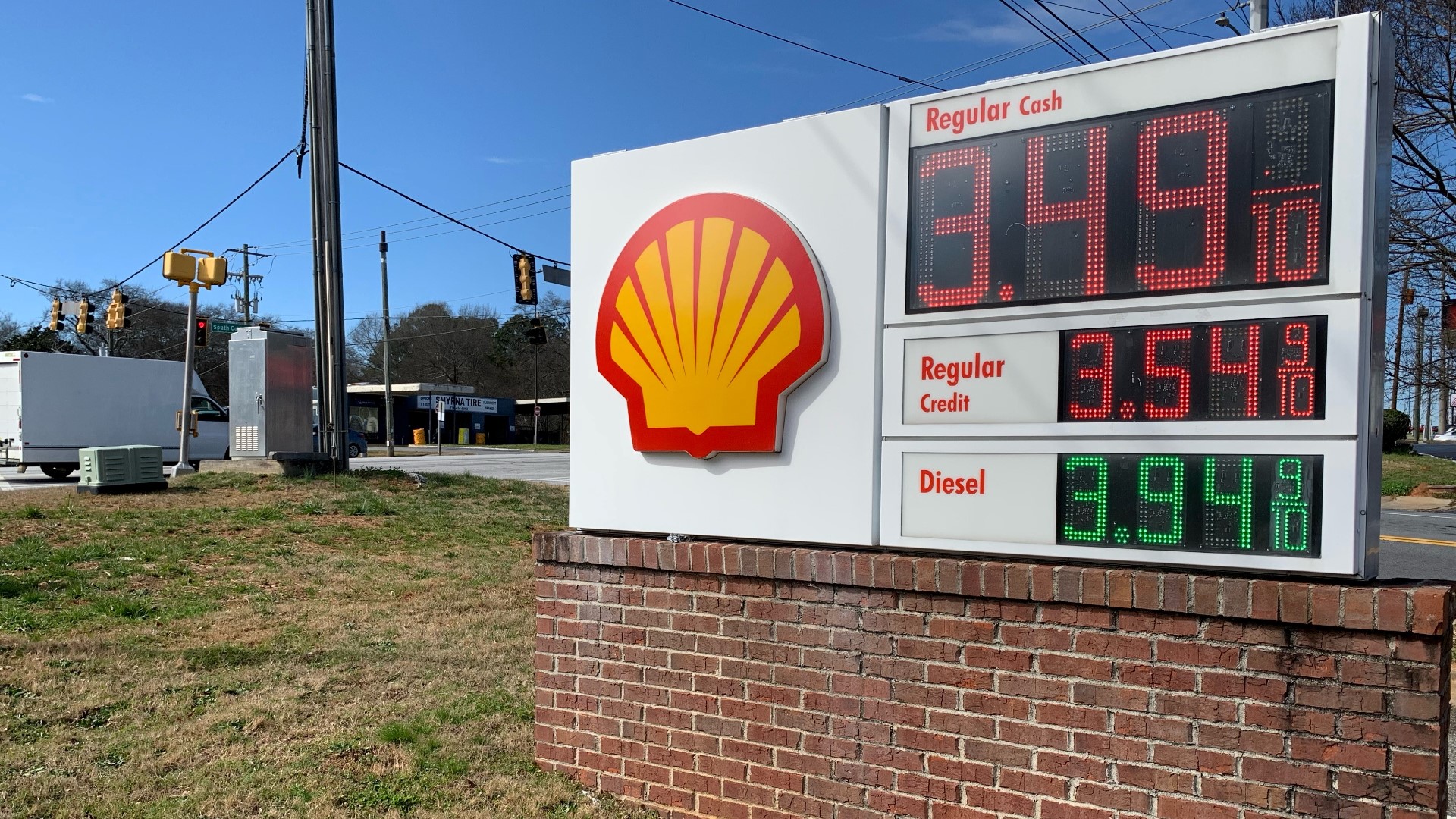 Why Do Gas Prices Go Up And How Do Stations Set Prices 11alive