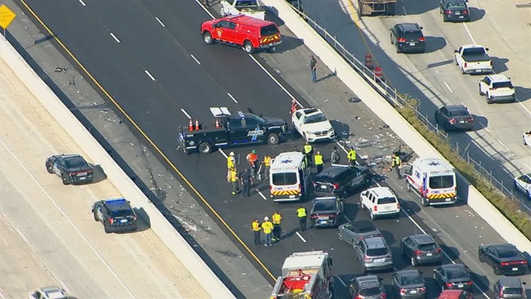 Georgia 400 crash at Mt. Vernon closes several lanes | 11alive.com