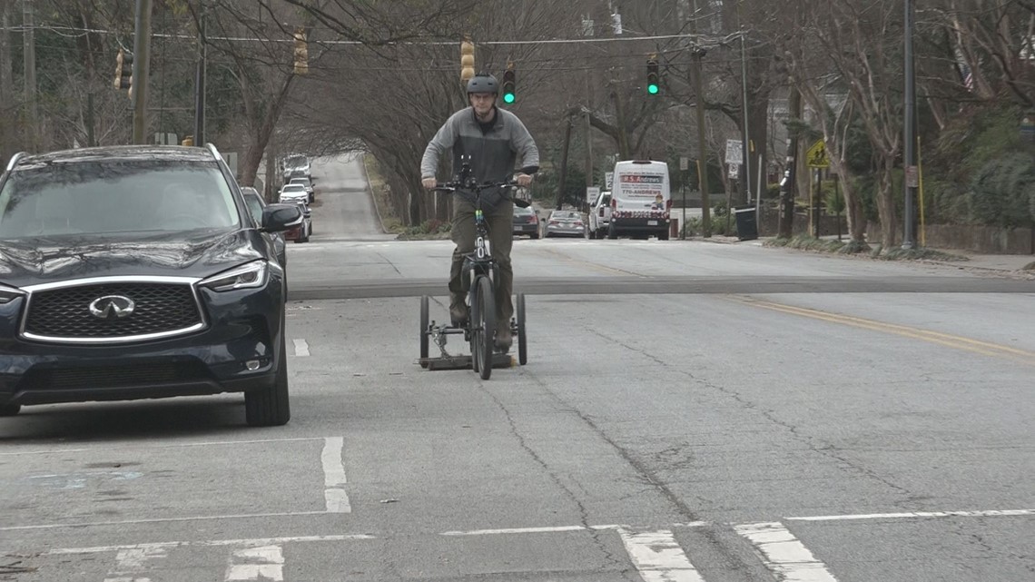'Magnet Man' in Atlanta picks up nails, bolts from roads - Vimarsana News
