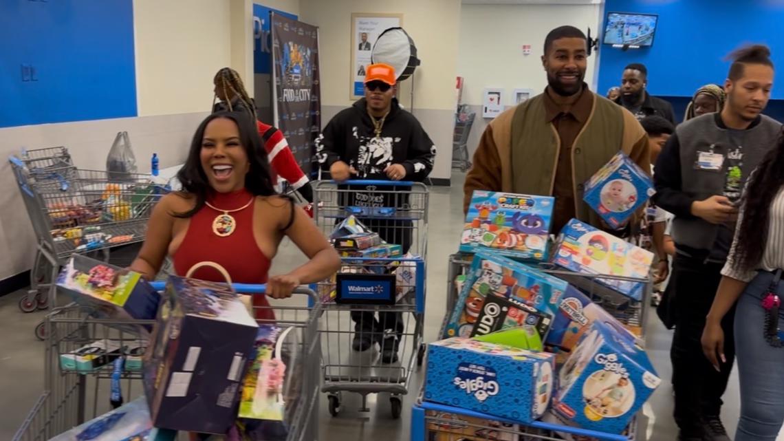North Decatur Walmart Atlanta stars surprise Decatur families with holiday giving | 11alive.com