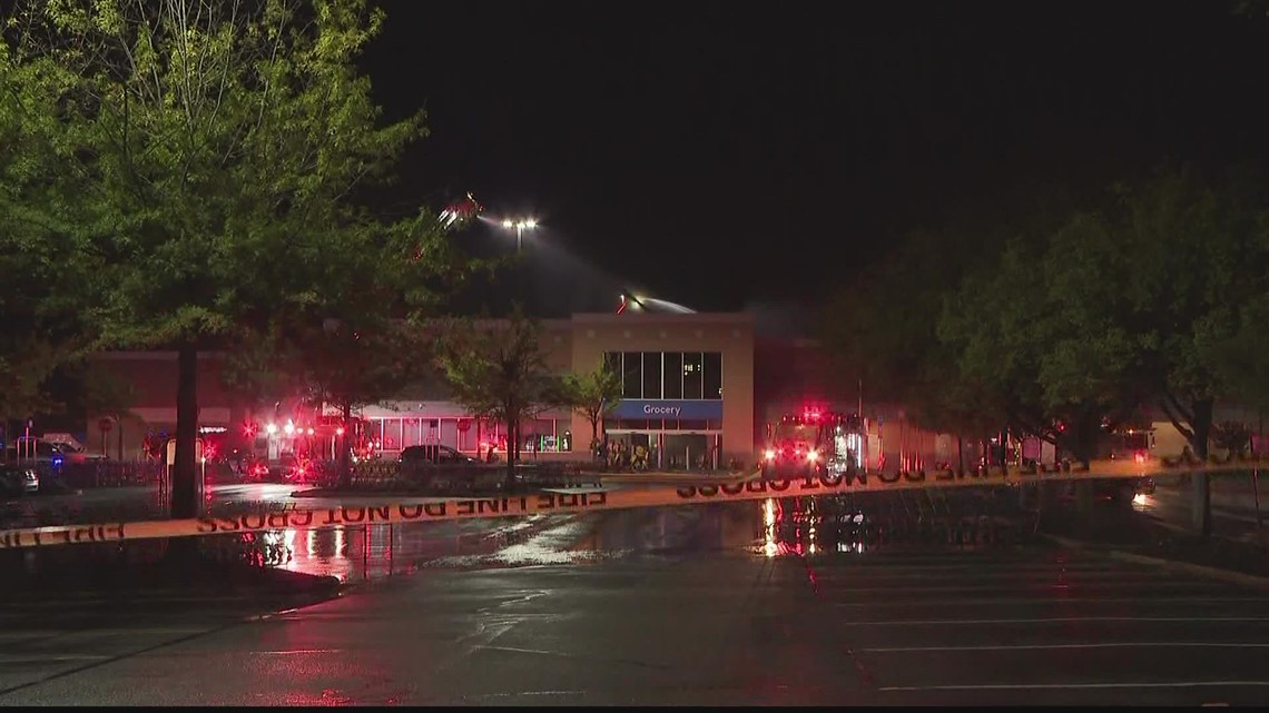 Fire at Peachtree City Walmart leaves roof partially collapsed