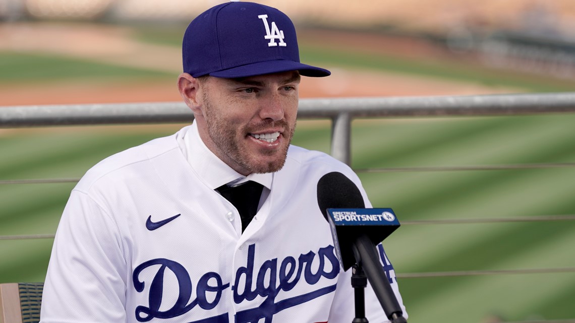 Freddie Freeman says goodbye to Braves and Atlanta fans before signing with  Dodgers 