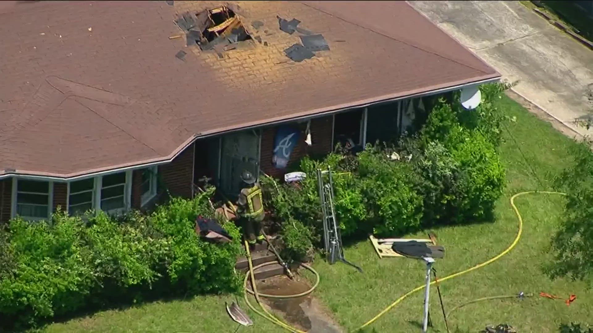 Crews battle house fire in Collier Heights neighborhood in Atlanta ...