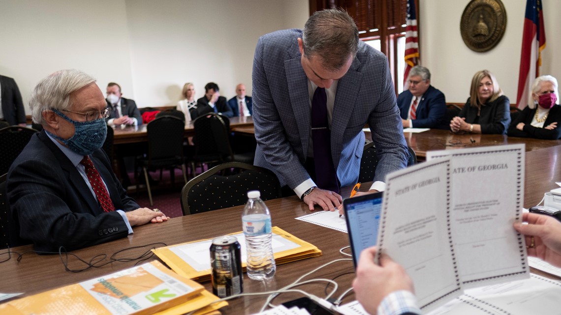 Republican electors meeting | Georgia Trump trial - Vimarsana News