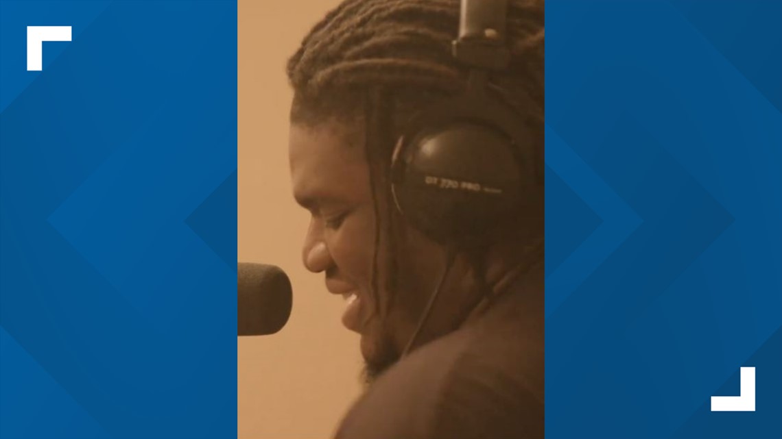 Real Jordan Singer Eagles Jordan Davis shows off amazing singing voice | Listen | 11alive.com