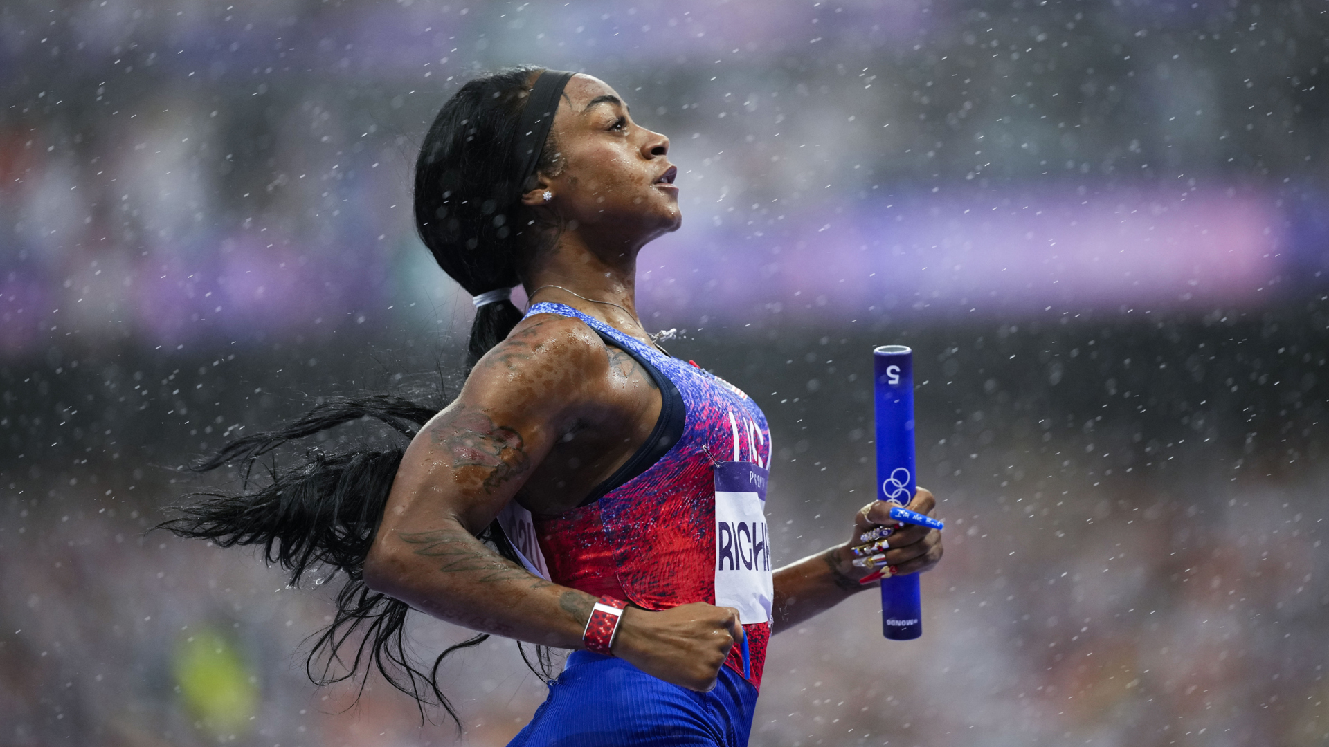 Watch Sha'Carri Richardson win gold in 4x100 relay