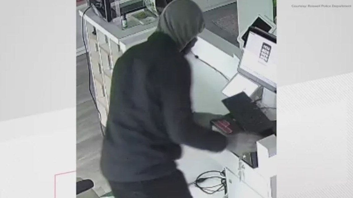 Police searching for Roswell smash-and-grab suspects - Vimarsana News