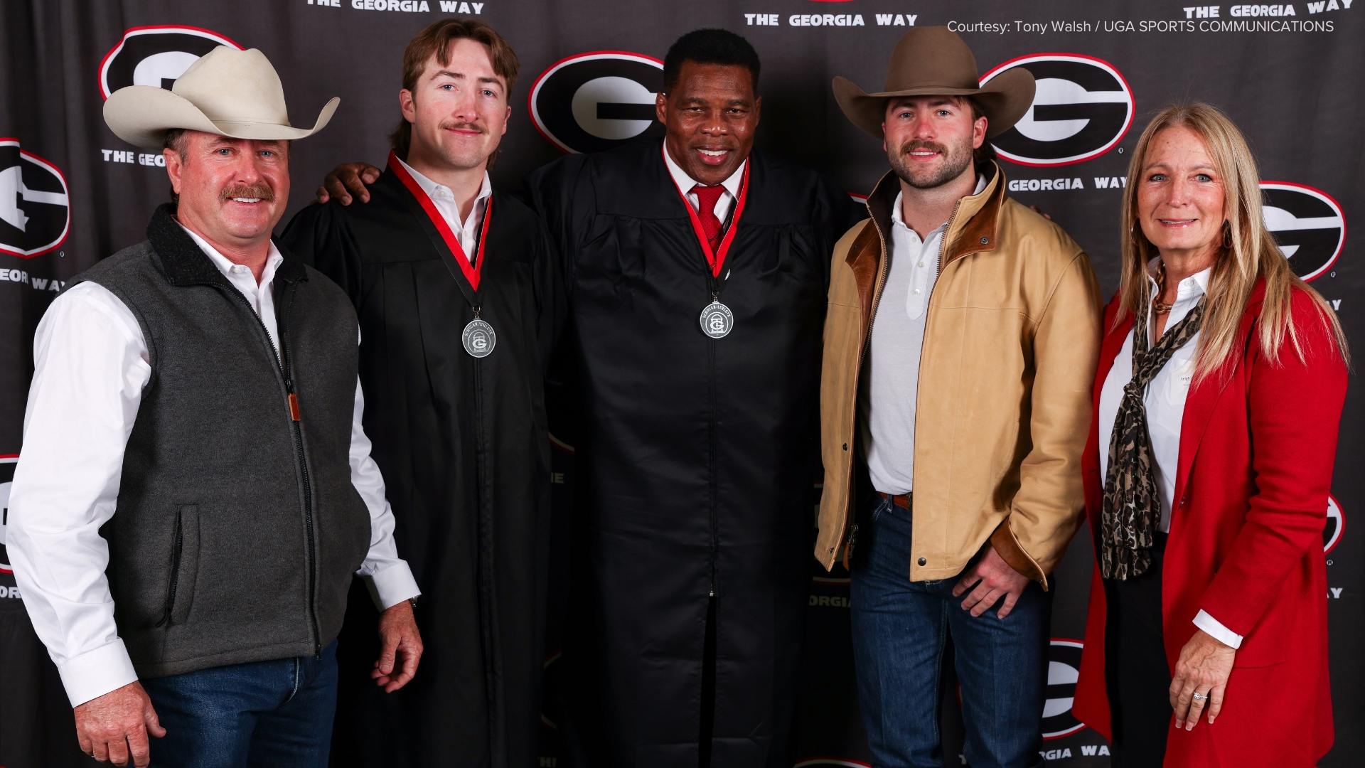 Former Georgia football player Herschel Walker graduates from UGA ...