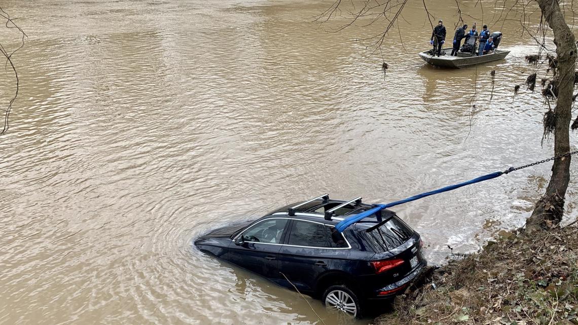 Chattahoochee River SUV rescue in Cobb County - Vimarsana News
