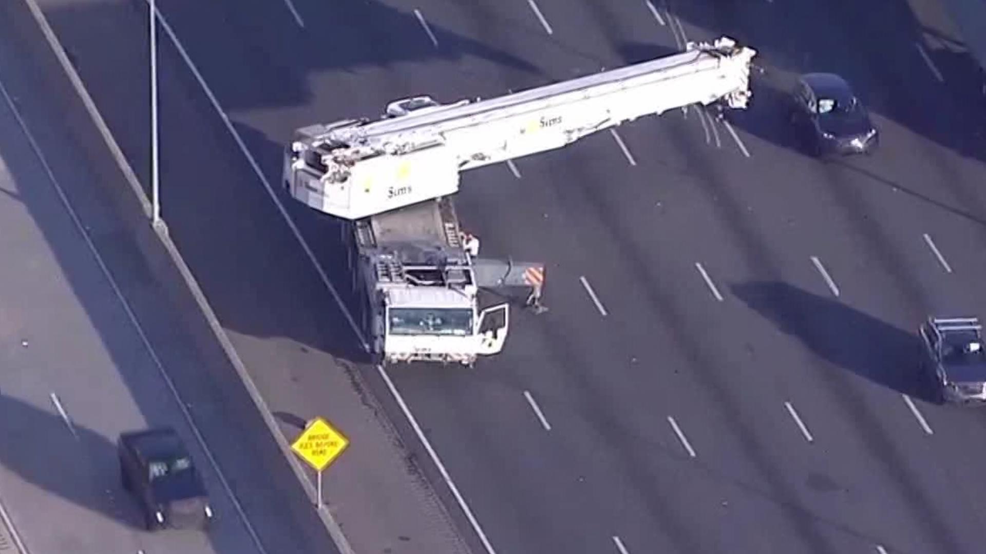 I 75 traffic hauler loses piece of machinery lanes blocked | 11alive.com