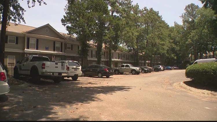 Roswell apartment complex residents: AC has not worked for weeks