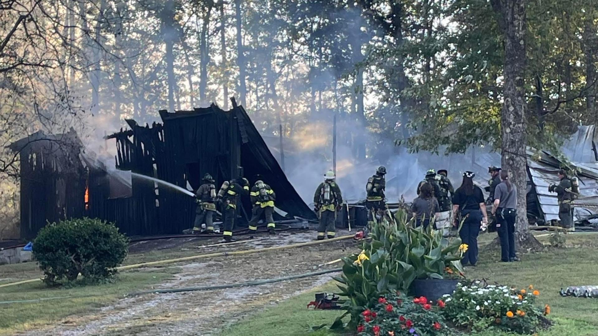 North Georgia building fire results in complete loss | 11alive.com