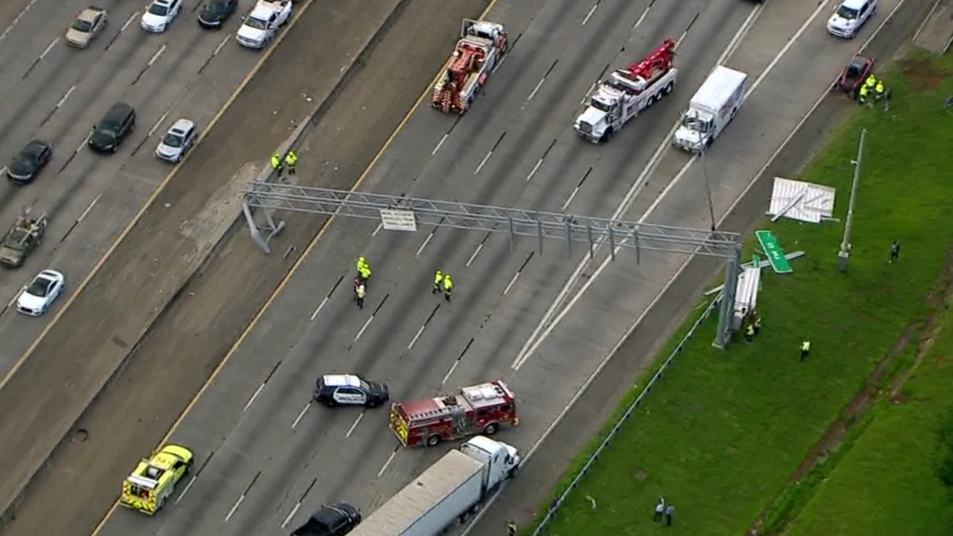 Traffic delays on I-75 n Canton Road Marietta | 11alive.com