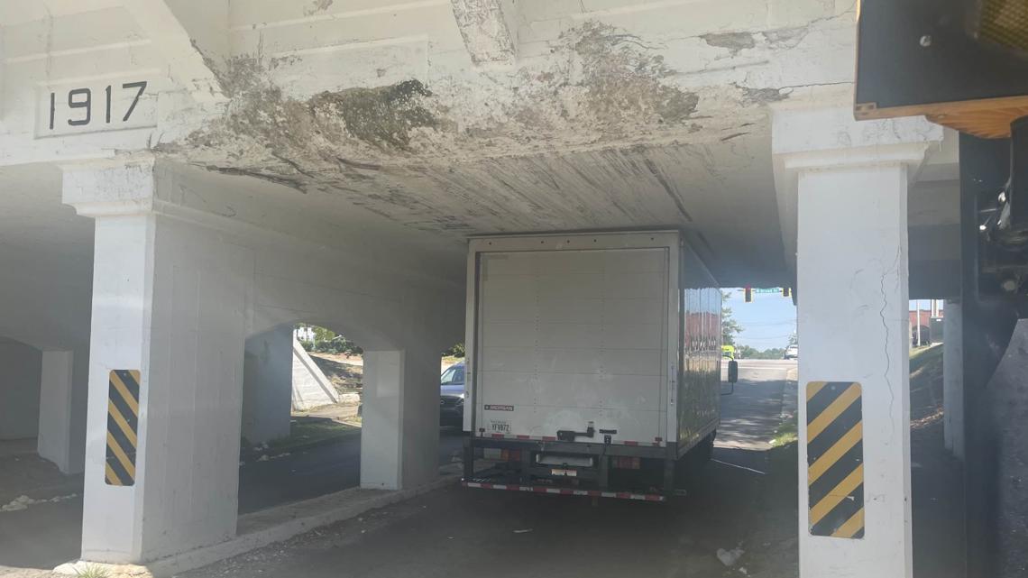 Why do trucks keep getting stuck under this Fairburn Bridge? - Vimarsana News