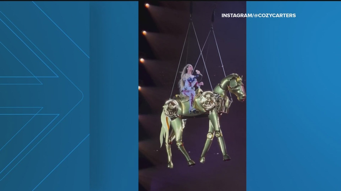 Beyoncé ditches car, rides into Atlanta show on golden horse | 11alive.com