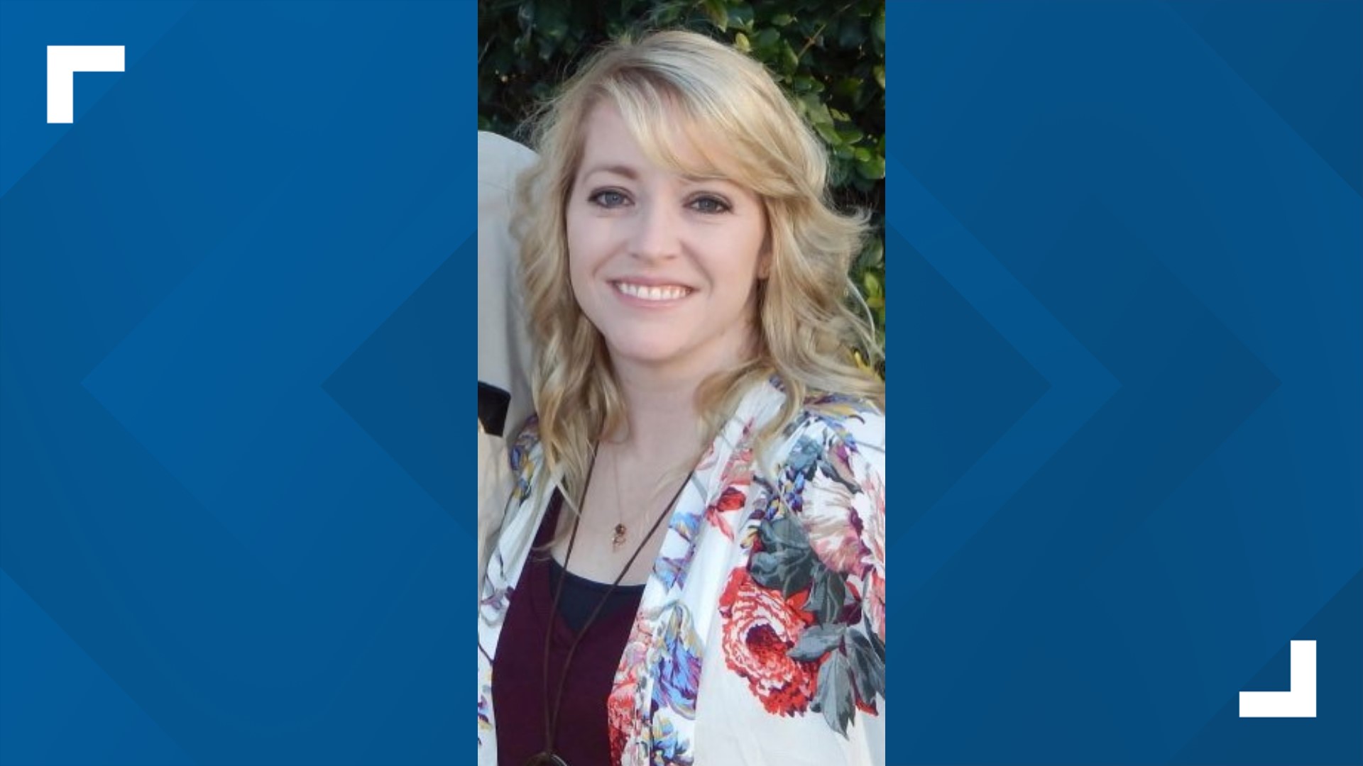 Viral photo of teacher crying after schools closed, losing studen