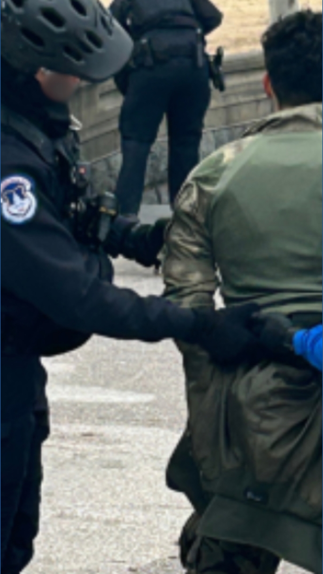 Cobb County teen arrested after running toward US Capitol with loaded ...