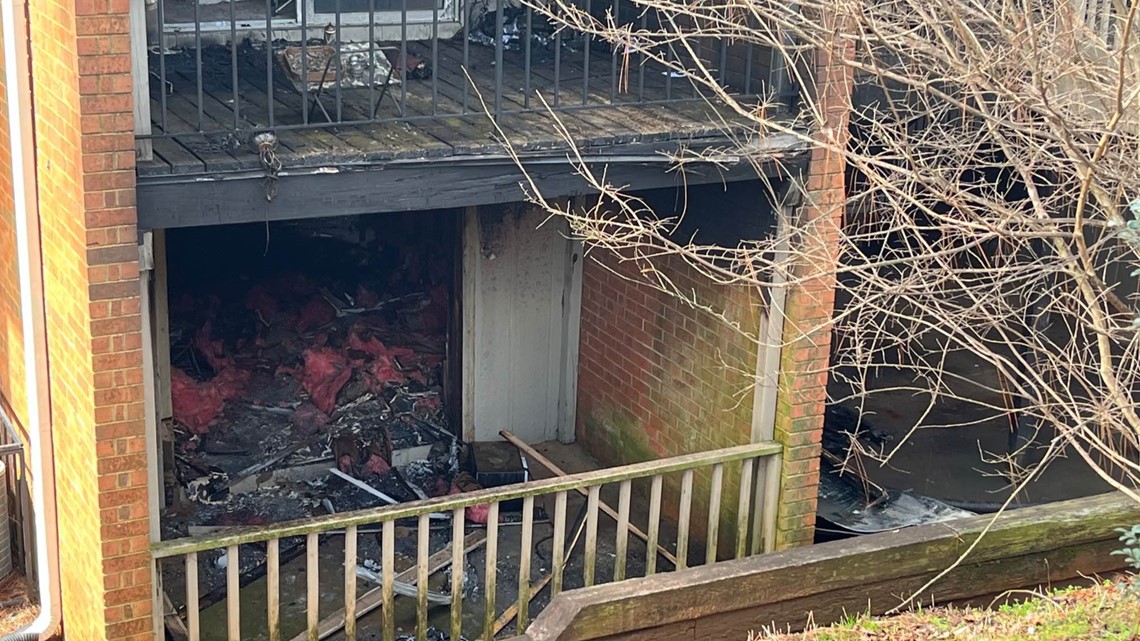 Fire at Mountain Oaks Apartments in Stone Mtn.