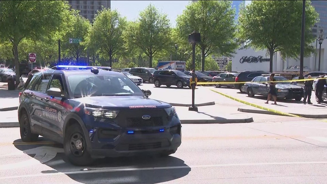 3 people shot near Phipps Plaza on Peachtree Road - Vimarsana News