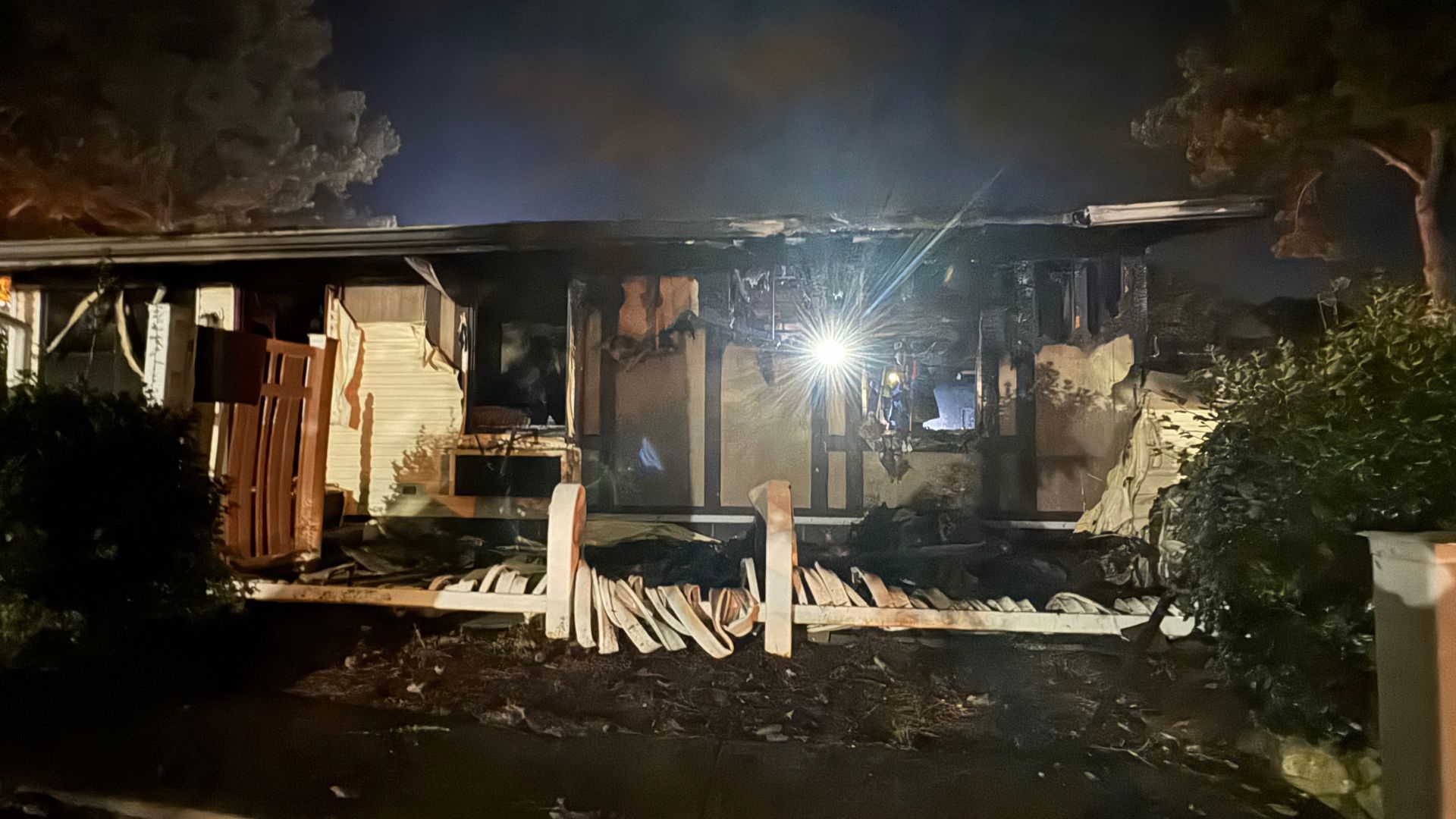 Fire in DeKalb County apartment kills one, damages nearby units ...