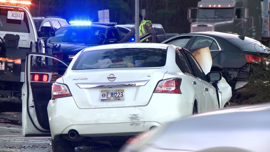 1 dead after South Fulton crash | 11alive.com