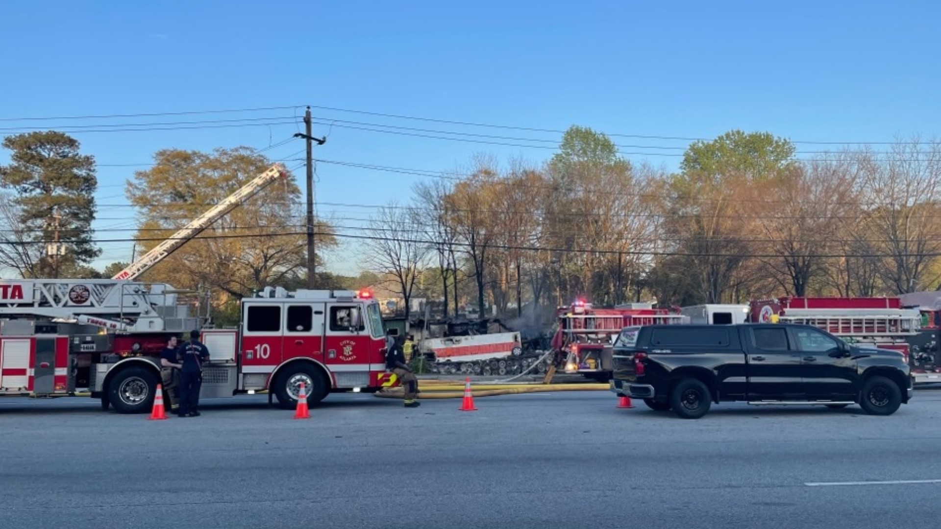 Moreland Avenue southeast Atlanta fire | 11alive.com