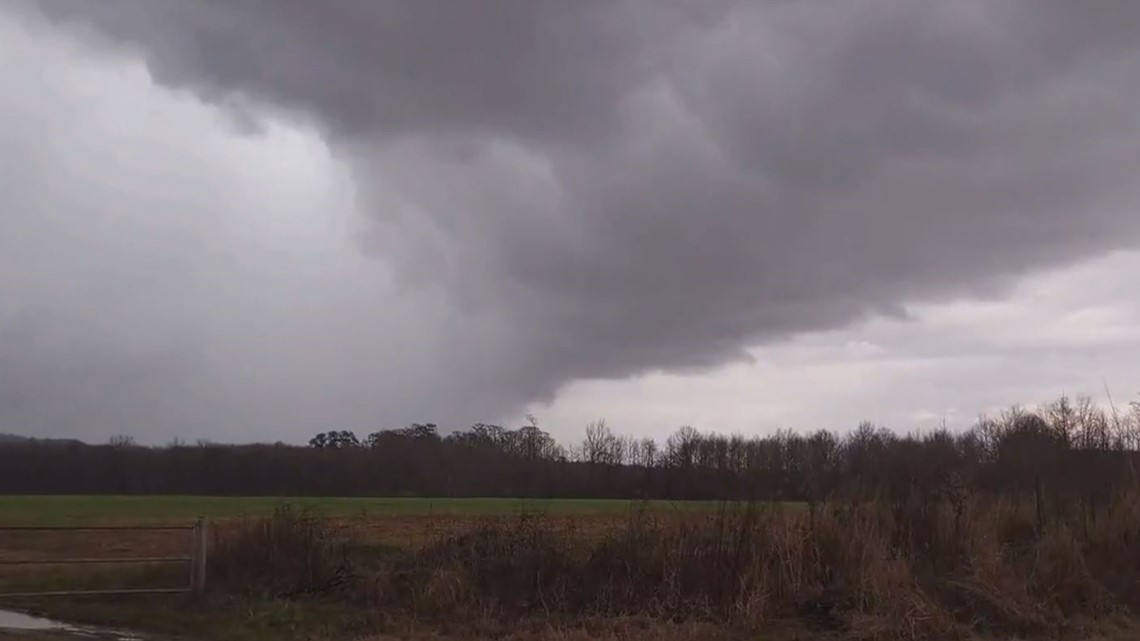 Possible tornado seen near Heiberger, Alabama