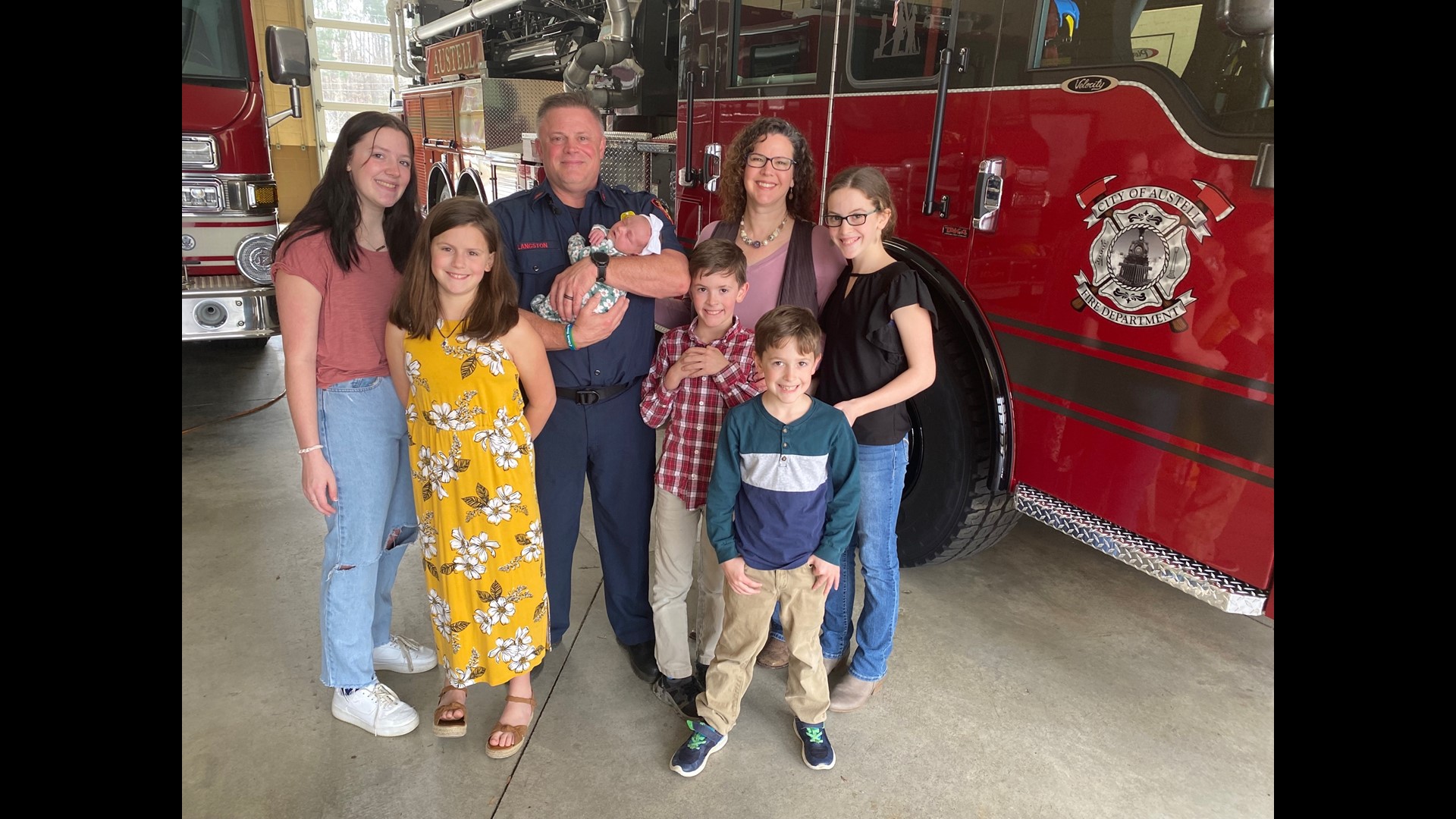 Georgia Firefighter Helps Deliver Granddaughter At Fire Station