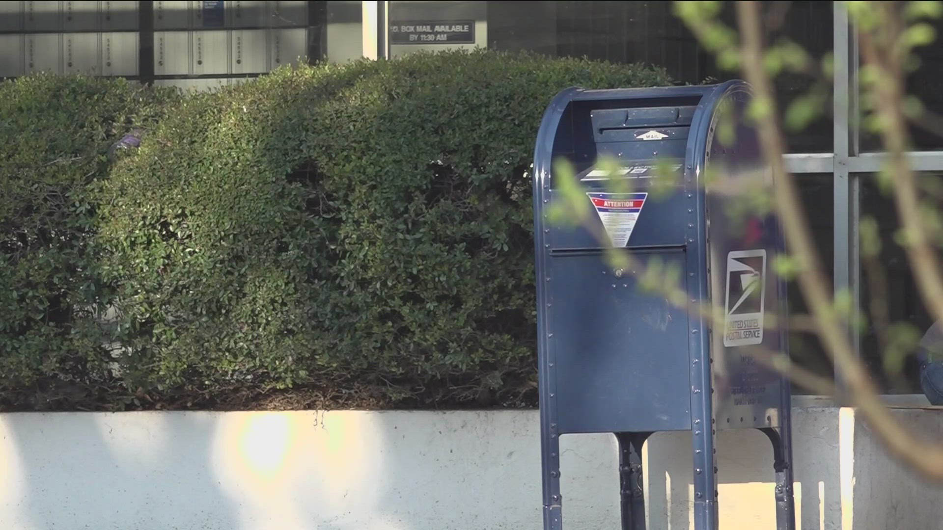 Georgia politicians are touring the USPS facility in palmetto that's been linked to massive mail issues for people across the state.