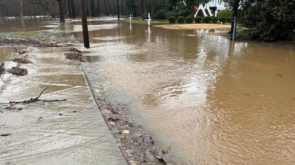 Homeowners react after storms cause damage in metro Atlanta - Vimarsana News
