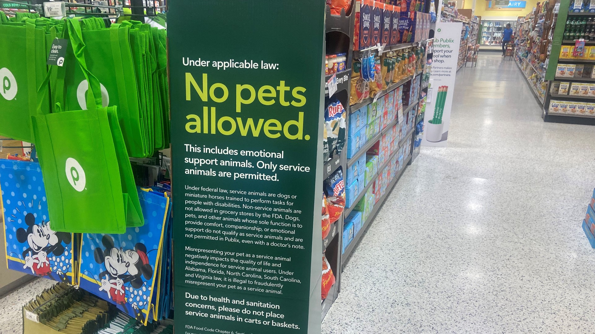 Publix no pets allowed sign