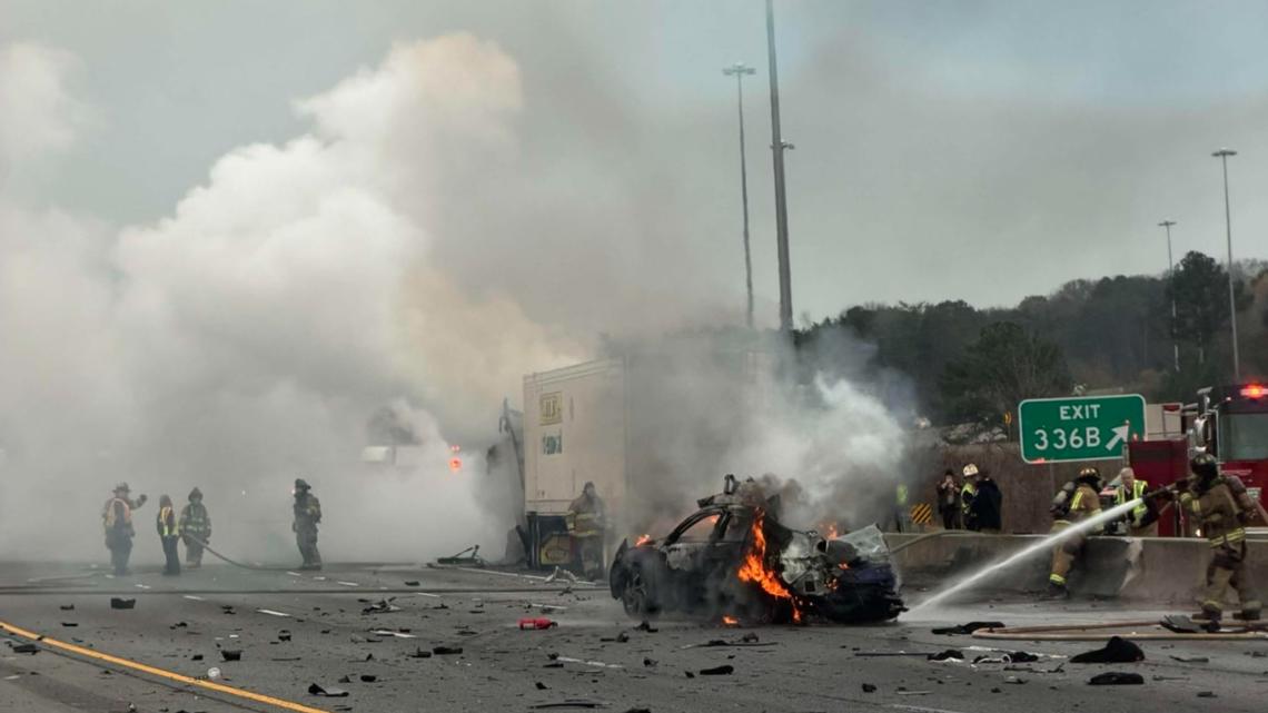 3 dead after wrong-way driver crashes head-on into tractor-trailer on I ...