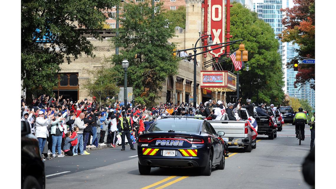 Atlanta Braves parade sees fans travel from far