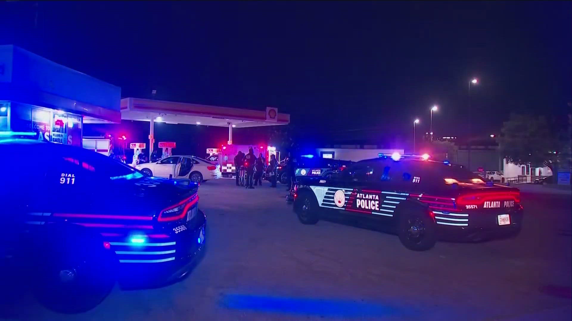 Officers responded to the Shell station on Armour Drive early Monday.