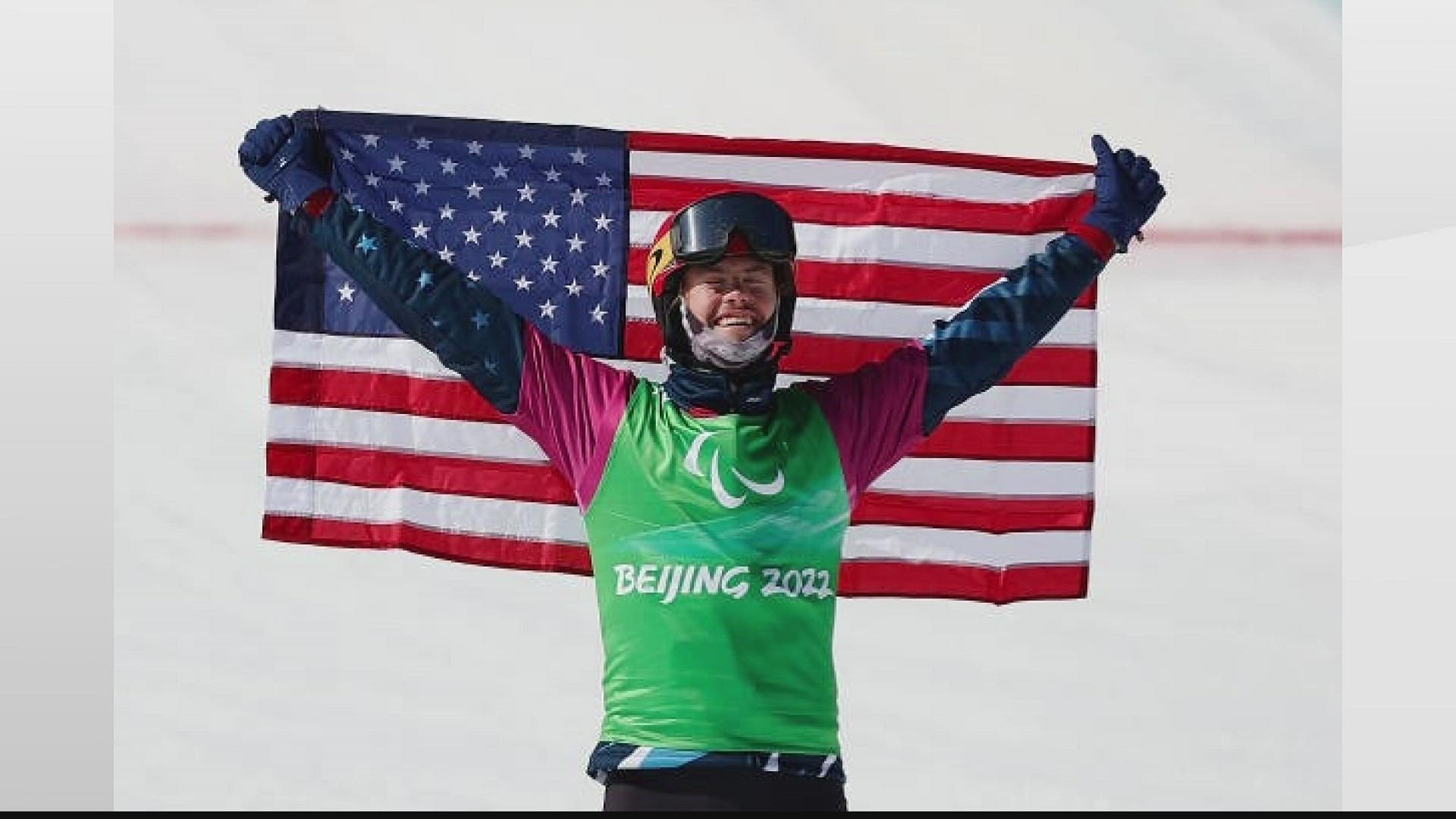 Garrett Geros impressed the world when he won a silver medal in the men’s LL2 snowboard cross race on Sunday.