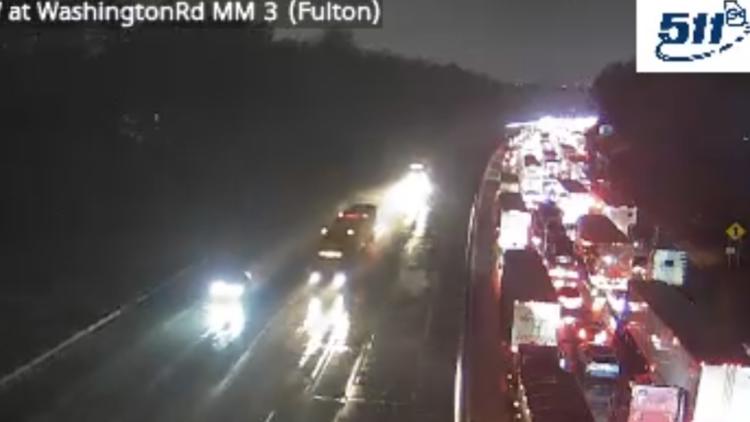 I 285 traffic Atlanta crash closes lanes before Camp Creek Parkway ...