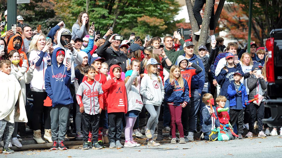 Atlanta Braves parade sees fans travel from far
