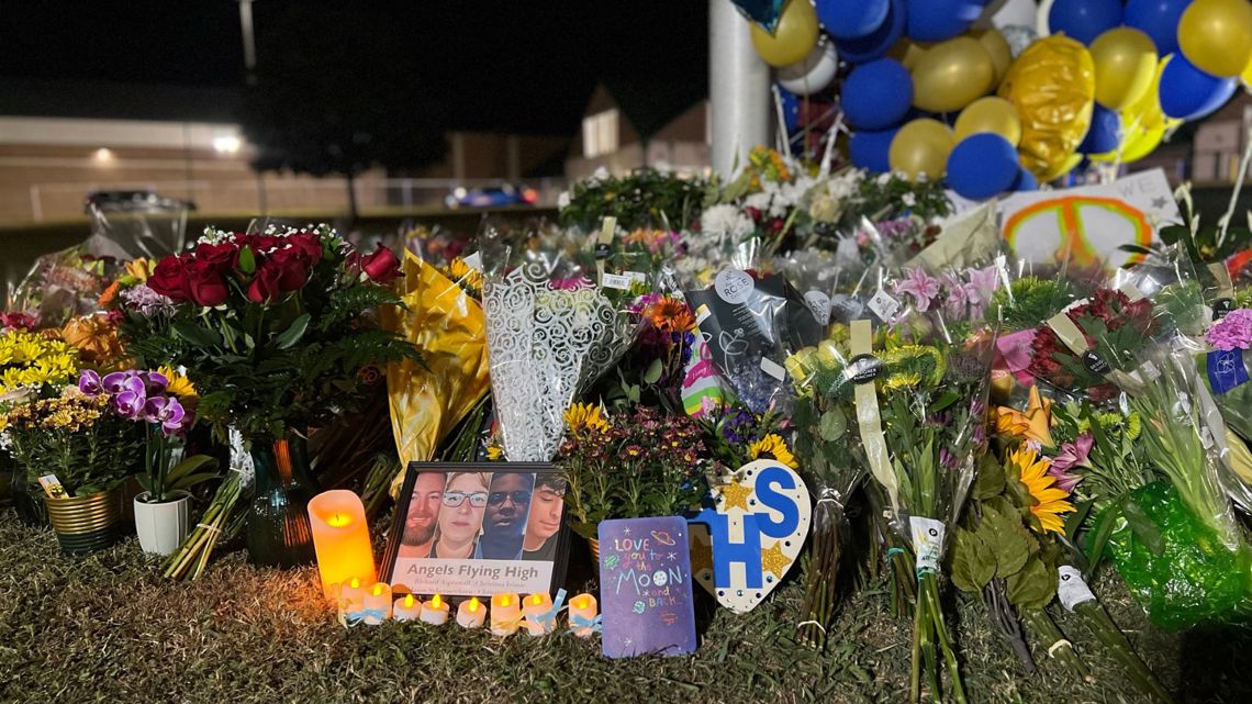 Apalachee High School memorial grows for those lost in mass shooting ...